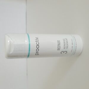 Proactiv Solution® Repairing Treatment Expires 04/2025